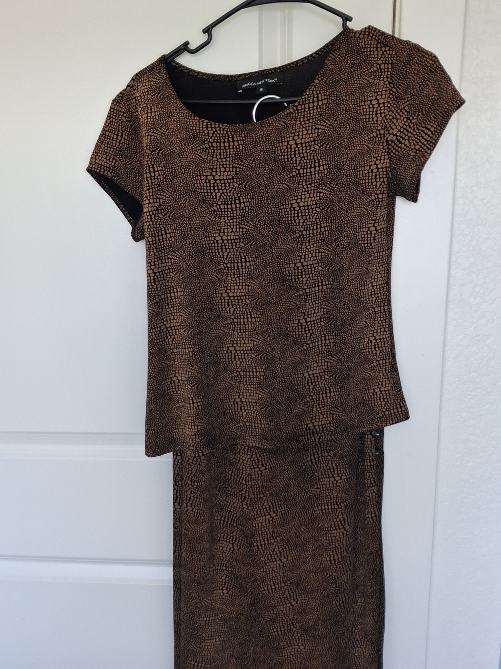 Brigg's New York Brown & Black Textured Blouse & Floor Length Skirt Set